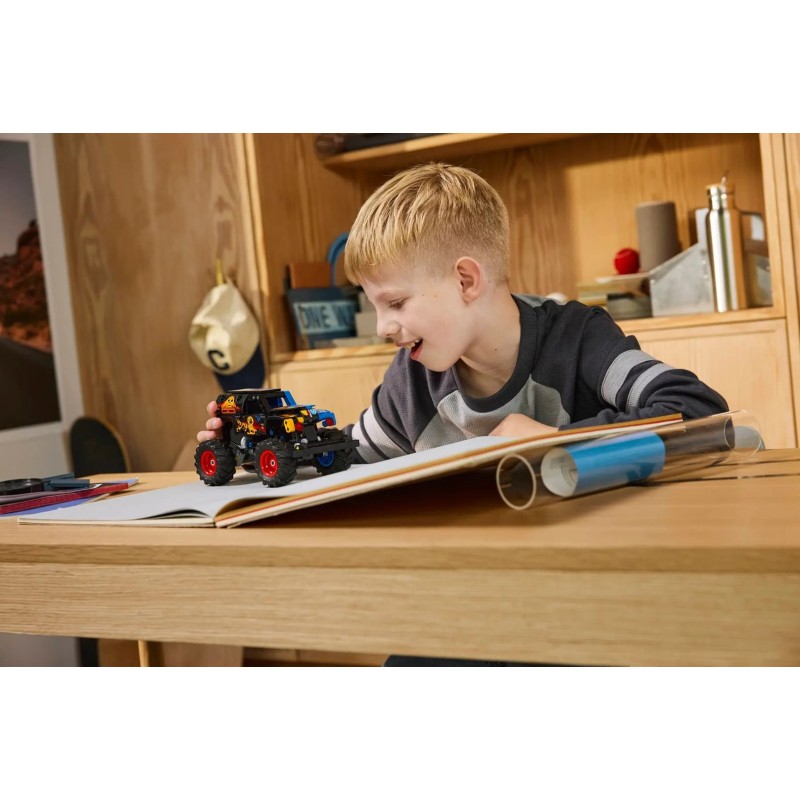 LEGO TECHNIC 42219 Monster Jam Grave Digger Fire and Ice