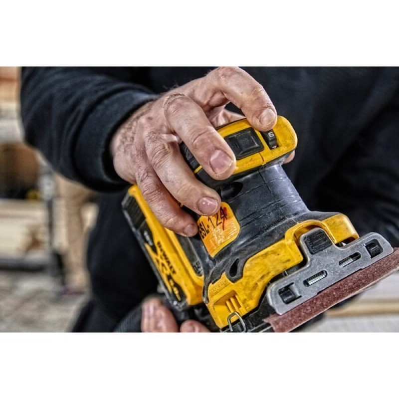 Random orbital sander 18V DCW200NT DEWALT 13500 OPM Black, Yellow Random orbital sander 18V DCW200NT DEWALT 13500 OPM Black, Yellow