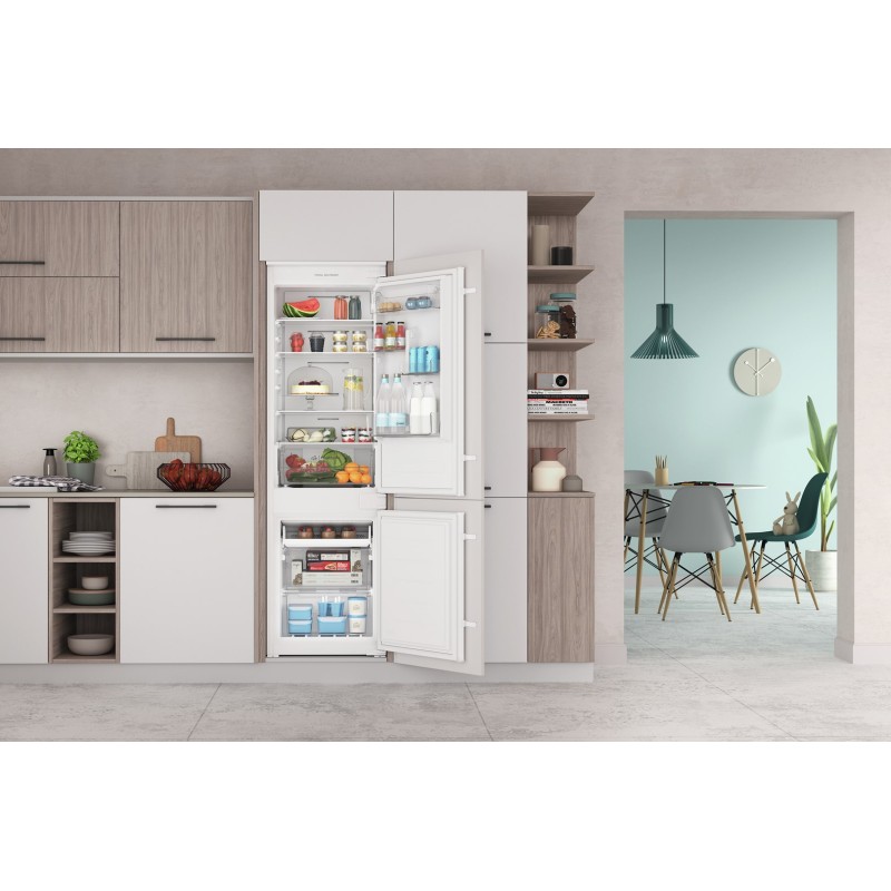 Indesit INC18 T112 white built-in fridge-freezer Indesit INC18 T112 white built-in fridge-freezer