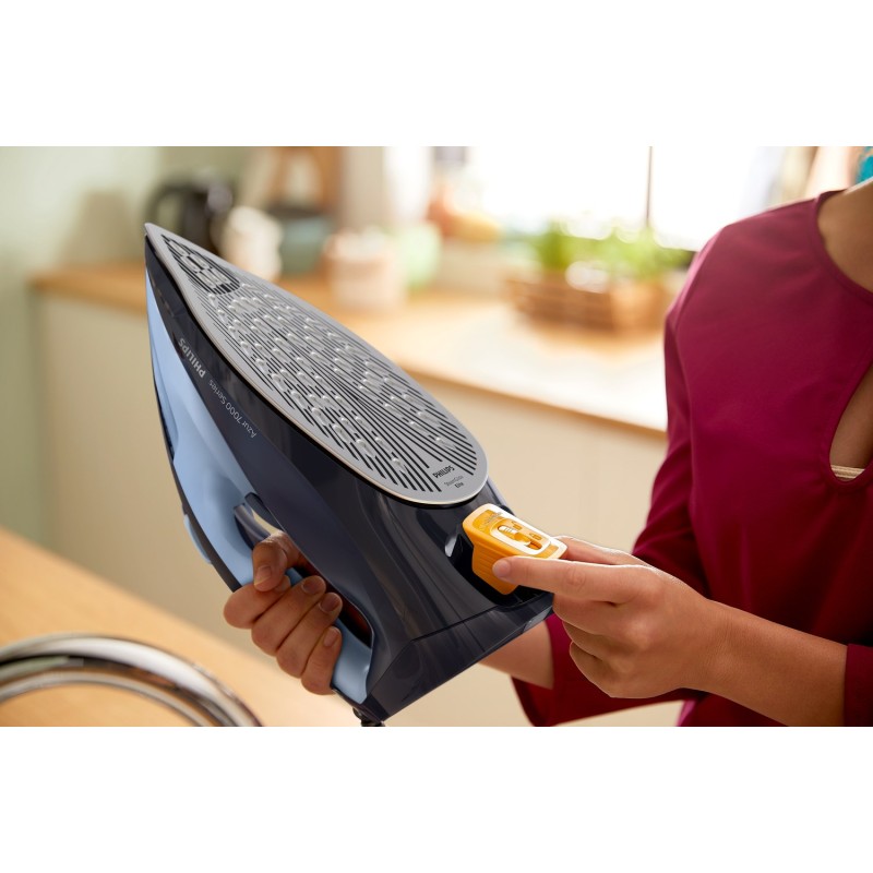Philips 7000 series DST7041/20 HV Steam Iron Light/Dark Blue Philips 7000 series DST7041/20 HV Steam Iron Light/Dark Blue