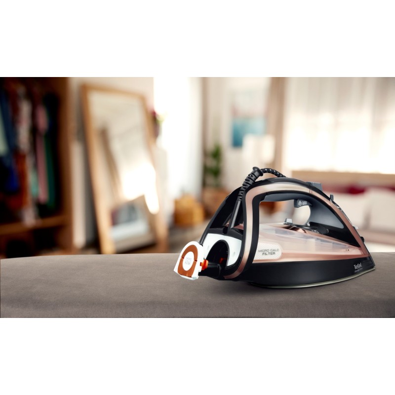 Tefal Ultimate Pure FV9845 iron Dry & Steam iron Durilium Autoclean soleplate 3200 W Black, Copper Tefal Ultimate Pure FV9845 iron Dry & Steam iron Durilium Autoclean soleplate 3200 W Black, Copper