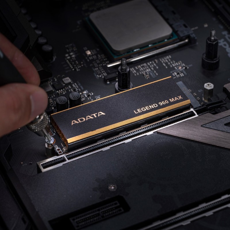 ADATA LEGEND 960 MAX M.2 4 TB PCI Express 4.0 3D NAND NVMe ADATA LEGEND 960 MAX M.2 4 TB PCI Express 4.0 3D NAND NVMe