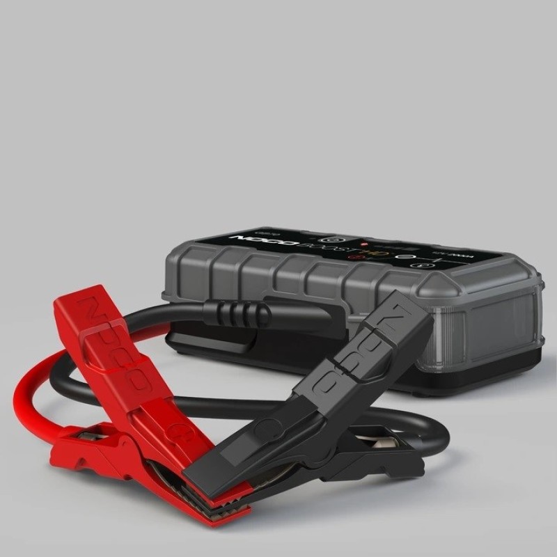 NOCO GB70 Boost 12V 2000A Jump Starter starter device with integrated 12V/USB battery NOCO GB70 Boost 12V 2000A Jump Starter starter device with integrated 12V/USB battery
