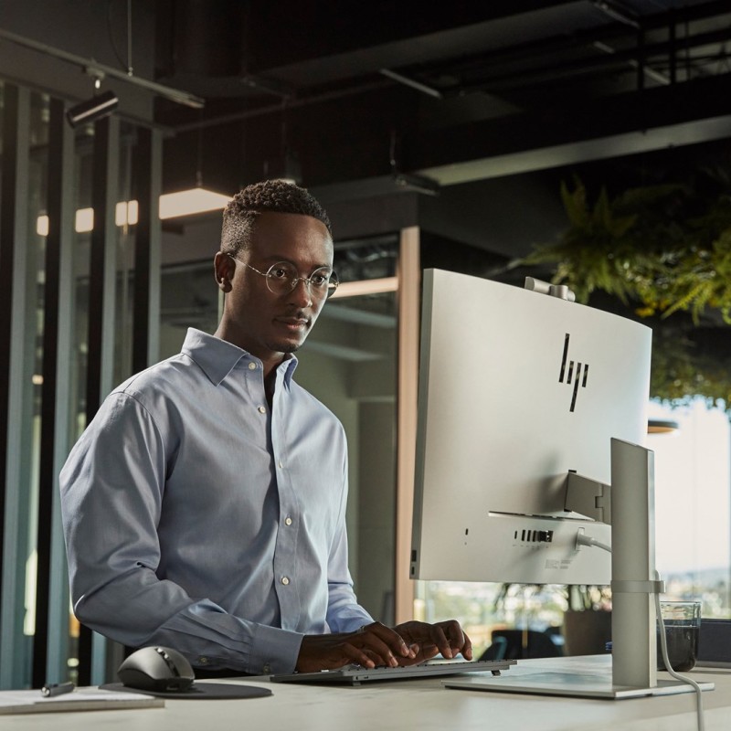 HP EliteOne 870 G9 Intel® Core™ i5 i5-13500 68.6 cm (27 HP EliteOne 870 G9 Intel® Core™ i5 i5-13500 68.6 cm (27