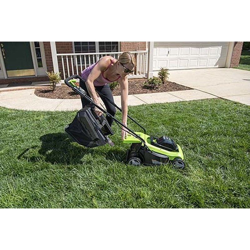 33 cm cordless mower Greenworks GD24LM33K4 - 2516107UB - charger + 4Ah battery kit 33 cm cordless mower Greenworks GD24LM33K4 - 2516107UB - charger + 4Ah battery kit