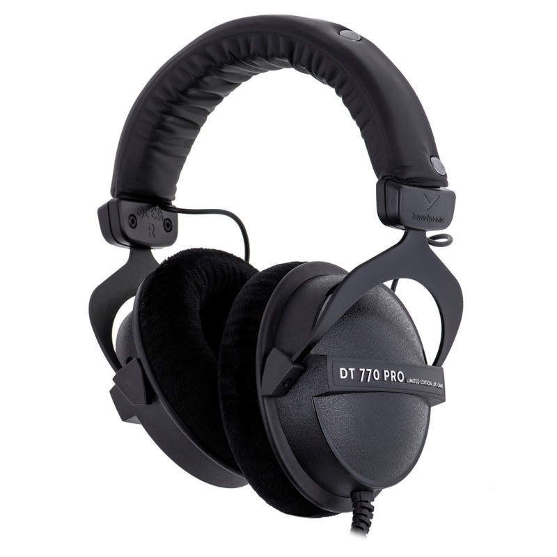 Beyerdynamic DT 770 Pro 80 Ω Black Limited Edition - closed studio headphones Beyerdynamic DT 770 Pro 80 Ω Black Limited Edition - closed studio headphones