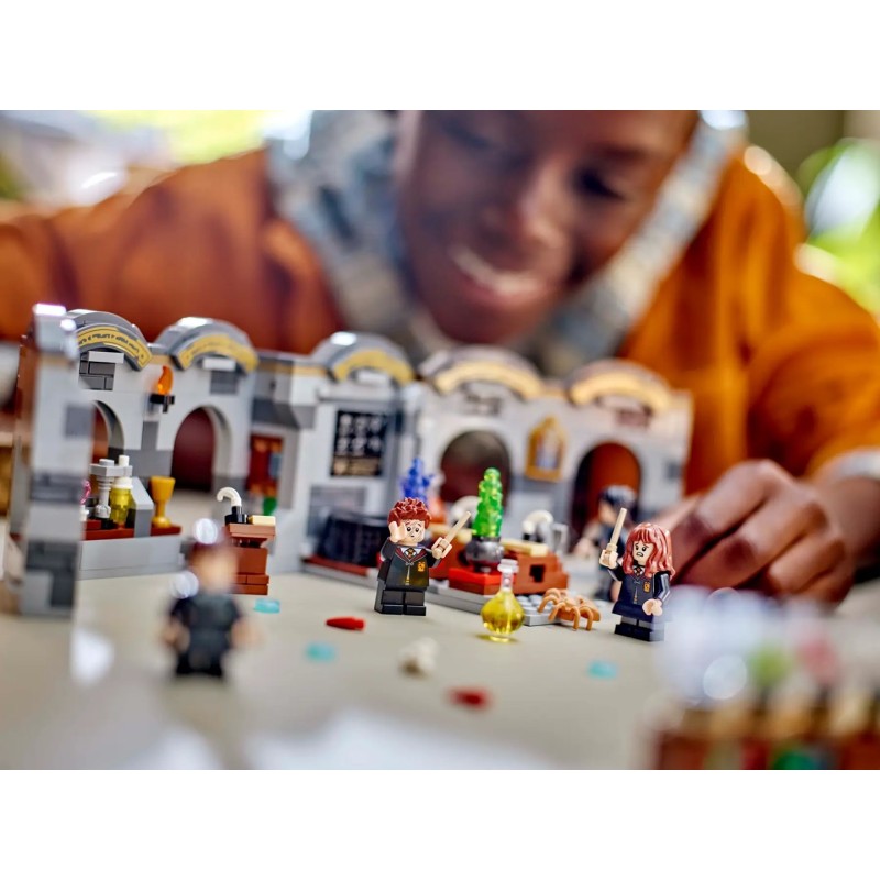 LEGO HARRY POTTER 76431 Hogwarts Castle: Potions Class LEGO HARRY POTTER 76431 Hogwarts Castle: Potions Class