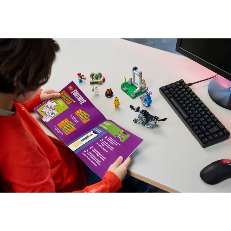 LEGO FORTNITE 77075 Peely & Sparkplug's Camp LEGO FORTNITE 77075 Peely & Sparkplug's Camp