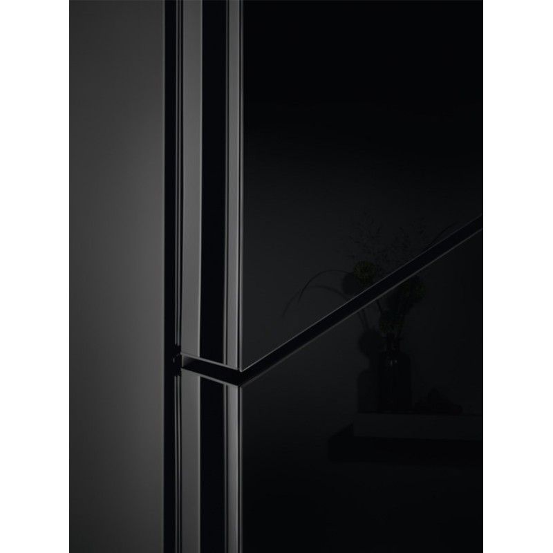 Refrigerator-freezer ELECTROLUX LNT7ME36K2