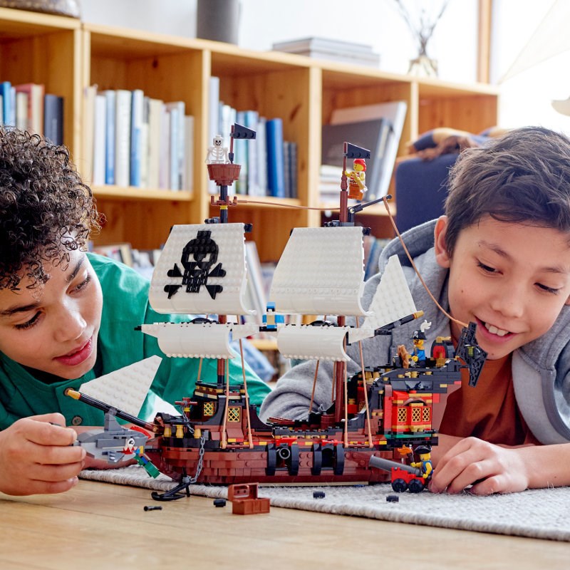 LEGO 40668 Super Heroes - Figurki Kapitana Ameryki i Czerwonego Hulka LEGO 40668 Super Heroes - Figurki Kapitana Ameryki i Czerwonego Hulka