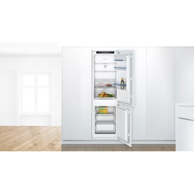 Chłodziarko-zamrażarka ELECTROLUX ENC8MD18S Chłodziarko-zamrażarka ELECTROLUX ENC8MD18S