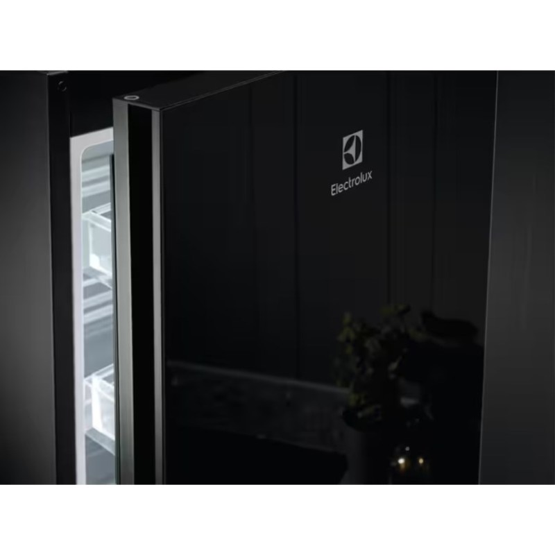 Refrigerator-freezer ELECTROLUX LNT7ME36K2