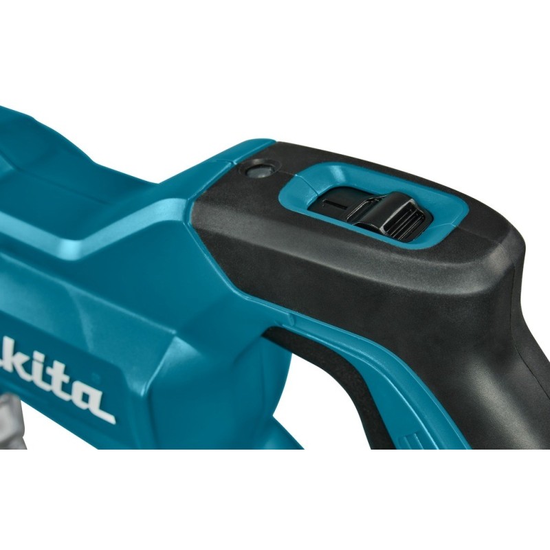MAKITA DHW180Z cordless pressure washer