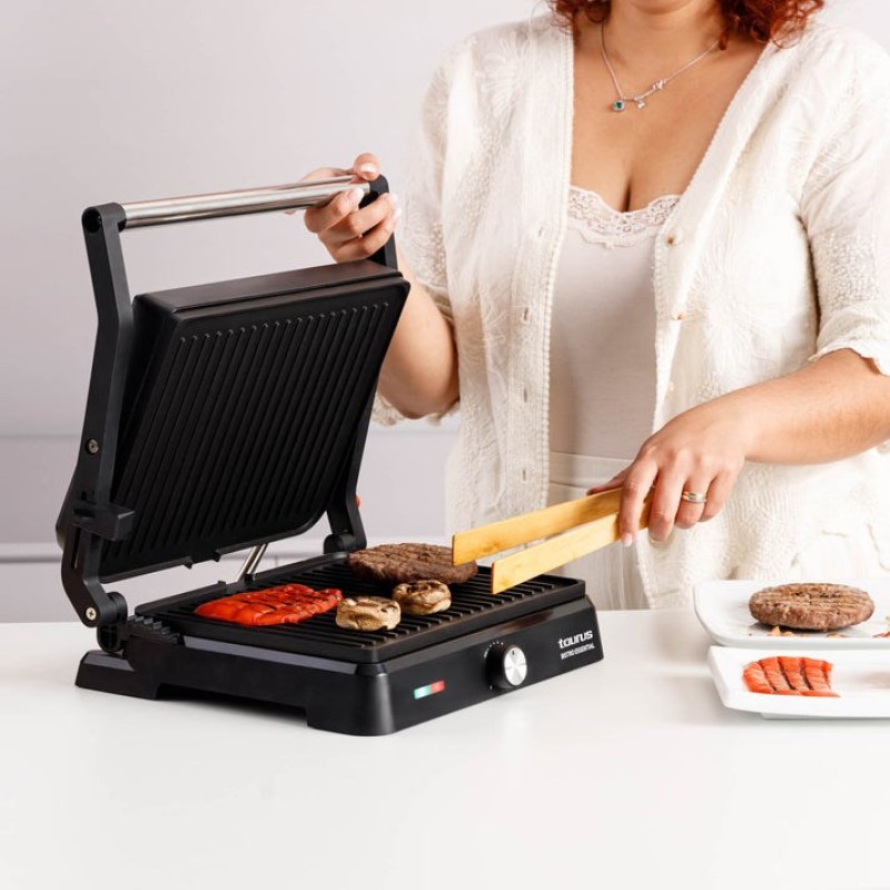 Taurus Bistro Essential 2600W meat and burger grill Taurus Bistro Essential 2600W meat and burger grill