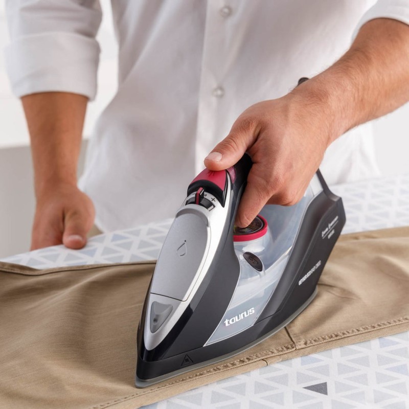 Taurus Geyser Eco 2800W Iron Taurus Geyser Eco 2800W Iron