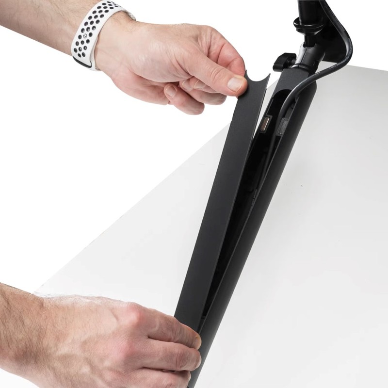 Shure SH-BROADCAST2 - low-profile arm microphone holder for desk mounting Shure SH-BROADCAST2 - low-profile arm microphone holder for desk mounting