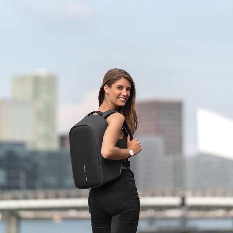 XD DESIGN ANTI-THEFT BACKPACK BOBBY HERO SMALL BLACK P/N: P705.701 XD DESIGN ANTI-THEFT BACKPACK BOBBY HERO SMALL BLACK P/N: P705.701