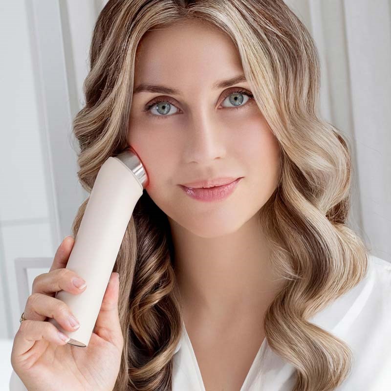 A MULTIPURPOSE FACIAL CARE DEVICE WITH MICROCURRENT AND SKIN REJUVENATION TECHNOLOGY A MULTIPURPOSE FACIAL CARE DEVICE WITH MICROCURRENT AND SKIN REJUVENATION TECHNOLOGY