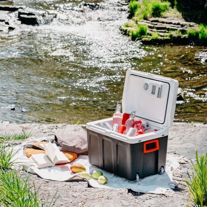 Adler AD 8090 Portable Cooler 40 L Black, White Adler AD 8090 Portable Cooler 40 L Black, White