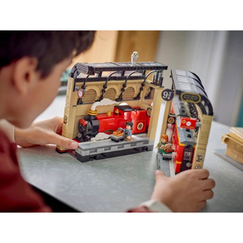 LEGO HARRY POTTER 76450 Book nook: Hogwarts Express LEGO HARRY POTTER 76450 Book nook: Hogwarts Express