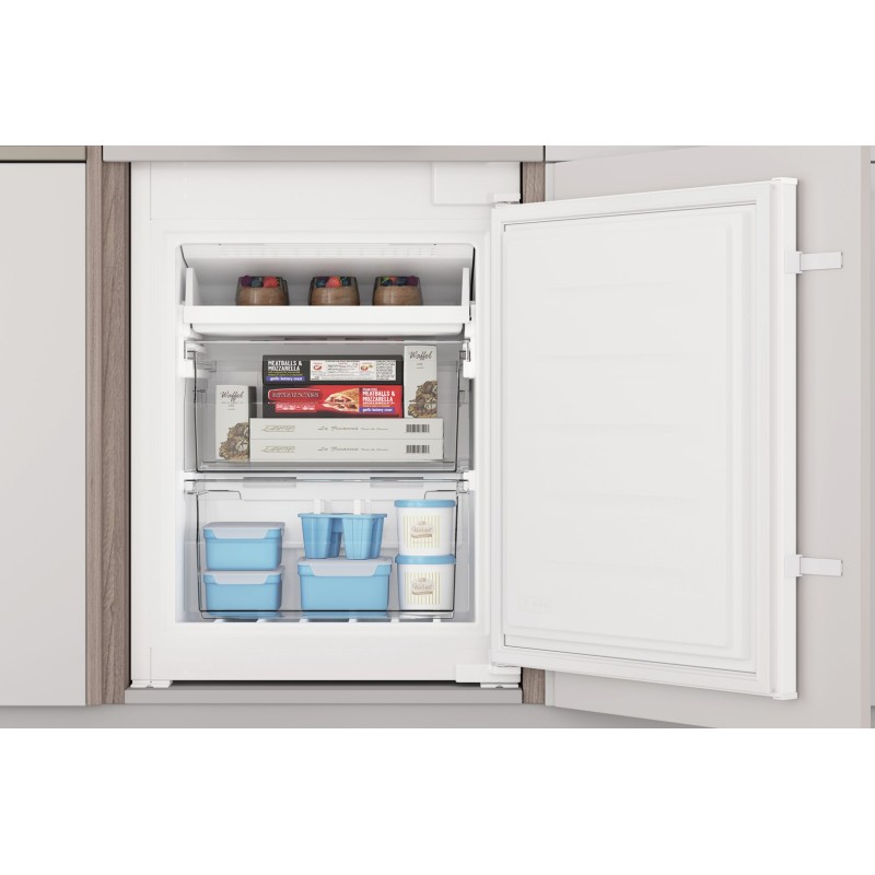 Indesit INC18 T112 white built-in fridge-freezer Indesit INC18 T112 white built-in fridge-freezer