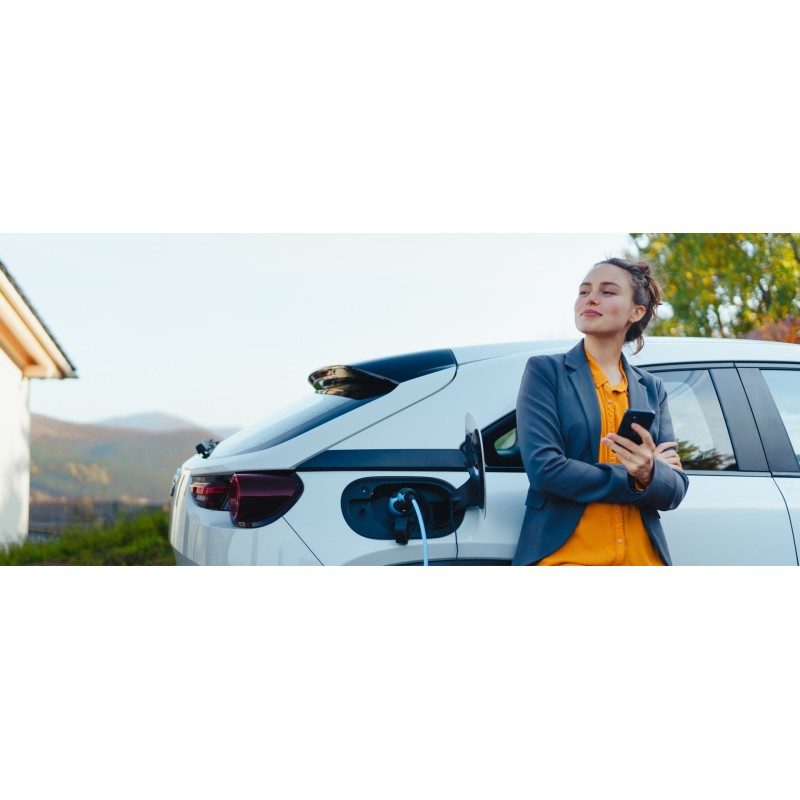 Qoltec Mobile charger for electric cars EV with 2-in-1 adjustment Type 2 7kW CEE 32A/5 PIN 230V LCD Portable Wallbox 5m Qoltec Mobile charger for electric cars EV with 2-in-1 adjustment Type 2 7kW CEE 32A/5 PIN 230V LCD Portable Wallbox 5m