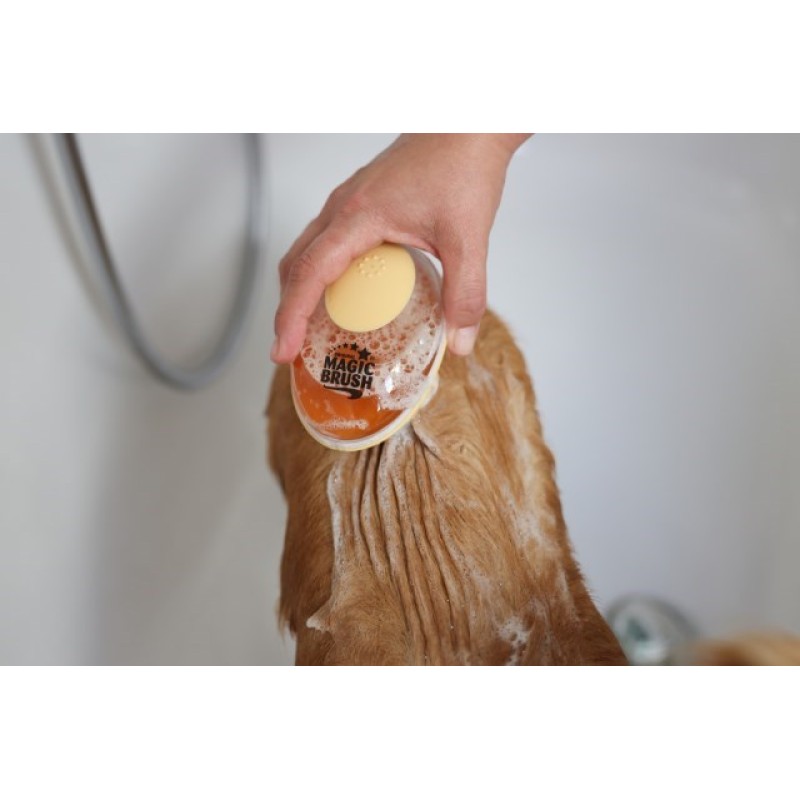 KERBL MagicBrush Bath Brush for Dogs and Cats with 100 ml Container - 11.5x7.5 cm KERBL MagicBrush Bath Brush for Dogs and Cats with 100 ml Container - 11.5x7.5 cm