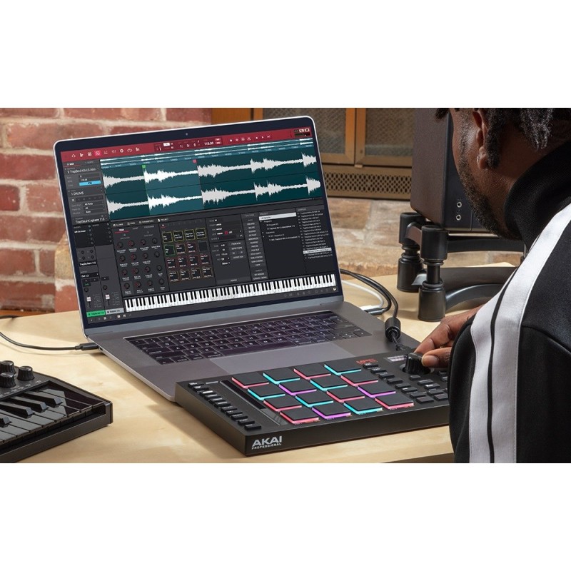 AKAI MPC Studio II Music production station Sampler MIDI USB Black AKAI MPC Studio II Music production station Sampler MIDI USB Black