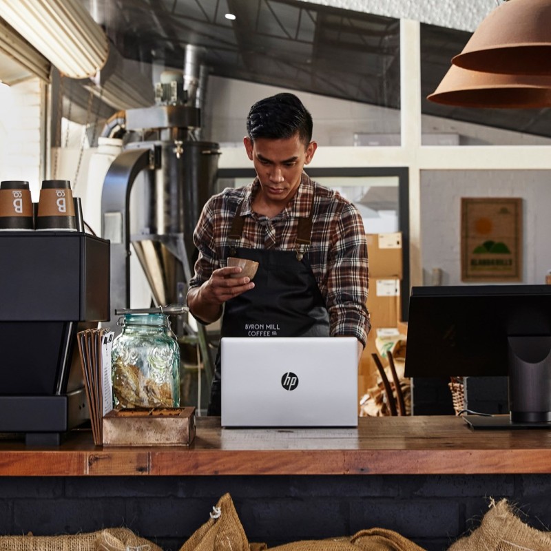 HP ENVY x360 15-FE0053D Intel® Core™ i7 i7-1355U Hybrid (2-in-1) 39.6 cm (15.6 HP ENVY x360 15-FE0053D Intel® Core™ i7 i7-1355U Hybrid (2-in-1) 39.6 cm (15.6