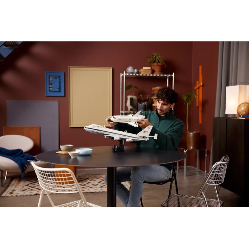 LEGO ICONS 10360 Shuttle Carrier Aircraft LEGO ICONS 10360 Shuttle Carrier Aircraft