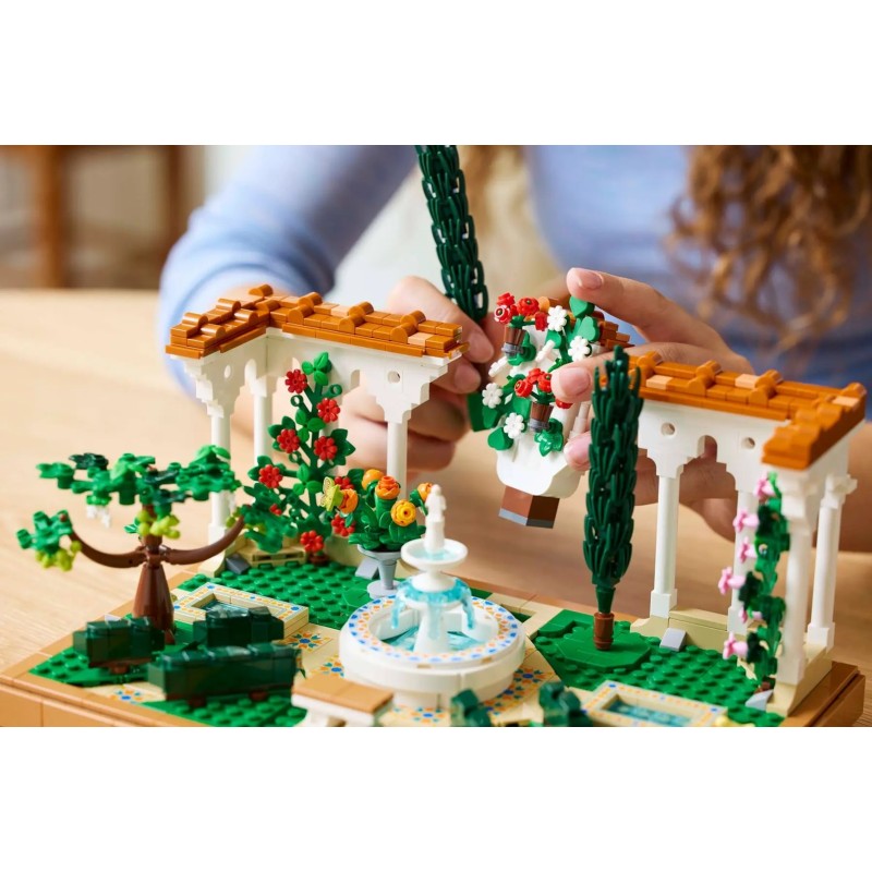 LEGO ICONS 10359 Fountain Garden LEGO ICONS 10359 Fountain Garden