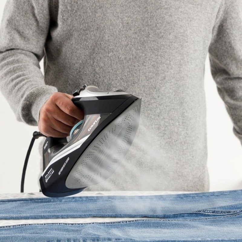 Taurus Geyser Eco Iron 3200 W Black Taurus Geyser Eco Iron 3200 W Black