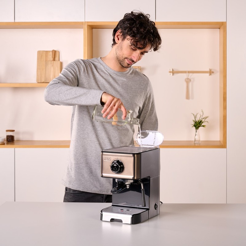 Espresso coffee maker Black+Decker BXCO1200E (1200W) Espresso coffee maker Black+Decker BXCO1200E (1200W)