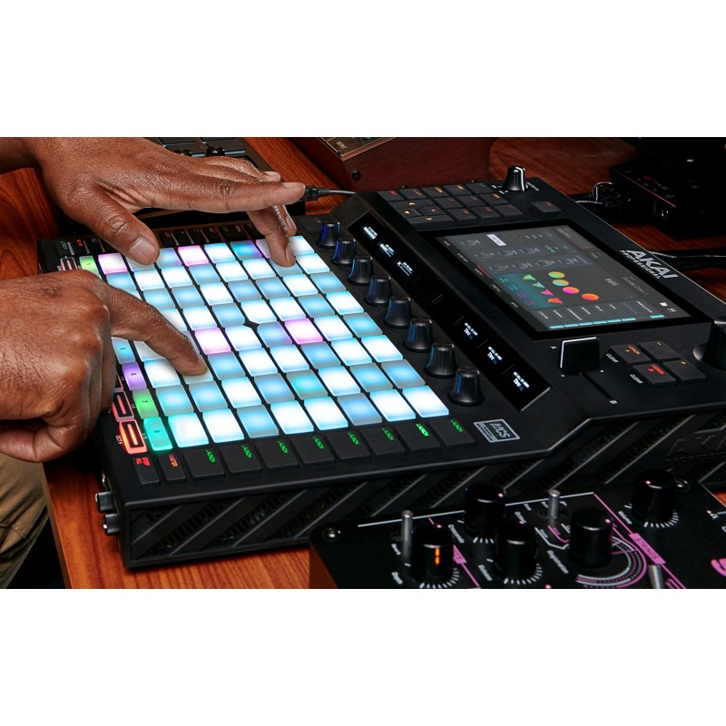 AKAI FORCE Standalone music production station Sampler MIDI USB Black AKAI FORCE Standalone music production station Sampler MIDI USB Black