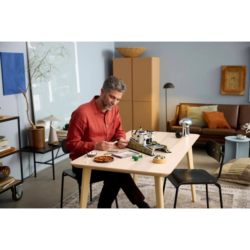 LEGO ARCHITECTURE 21063 Neuschwanstein Castle