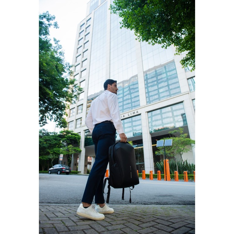 XD DESIGN BACKPACK BIZZ BACKPACK BLACK P/N: P705.931 XD DESIGN BACKPACK BIZZ BACKPACK BLACK P/N: P705.931