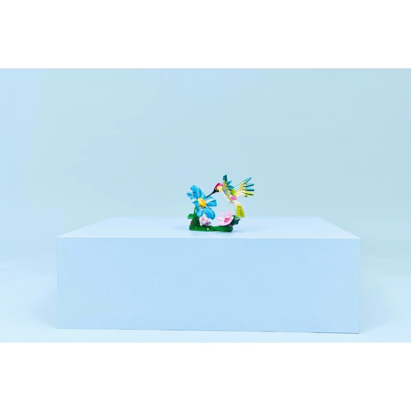 LEGO CREATOR 3 IN 1 31384 Wild Animals: Colorful Hummingbird