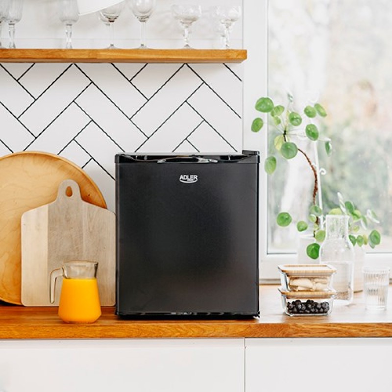 Thermoelectric cooler ADLER AD 8089 Black Thermoelectric cooler ADLER AD 8089 Black