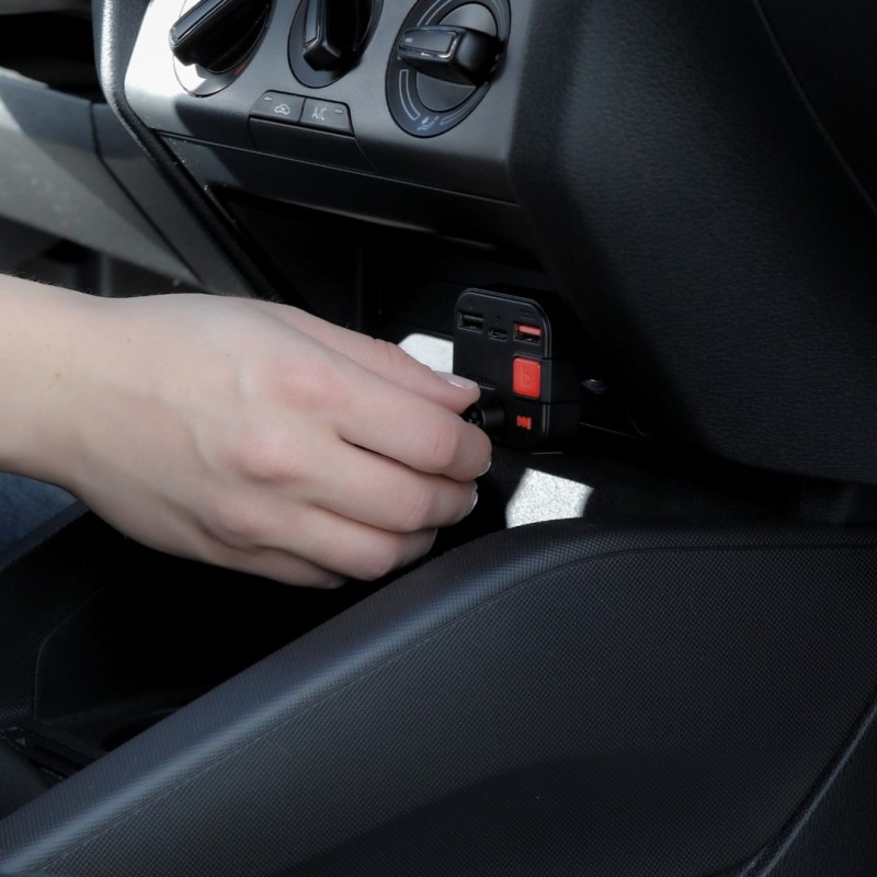 SAVIO FM transmitter, Bluetooth 5.3, QC 3.0 charger, LED display, Bass Boost, TR-15, black