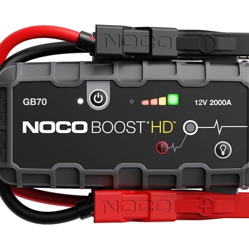 NOCO GB70 Boost 12V 2000A Jump Starter starter device with integrated 12V/USB battery