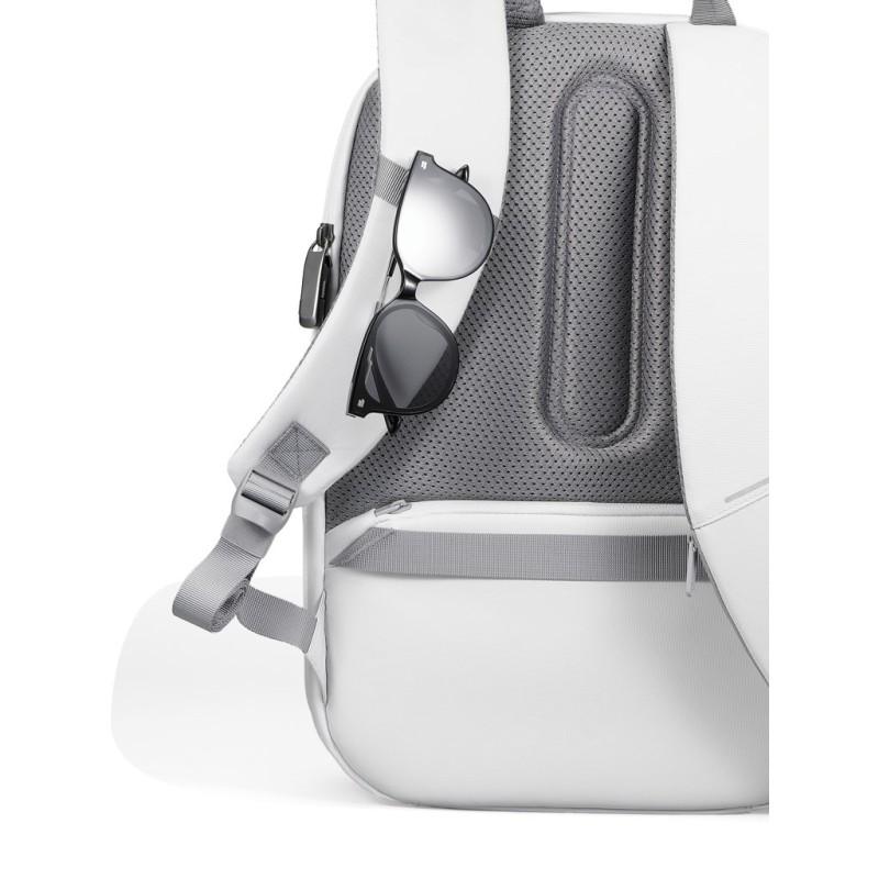 XD DESIGN ANTI-THEFT BACKPACK BOBBY EDGE WHITE P/N: P706.2503 XD DESIGN ANTI-THEFT BACKPACK BOBBY EDGE WHITE P/N: P706.2503