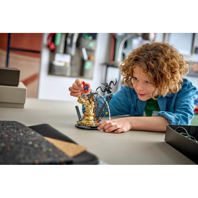 LEGO MARVEL 76334 Epic Battle: Spider-Man vs. Sandman