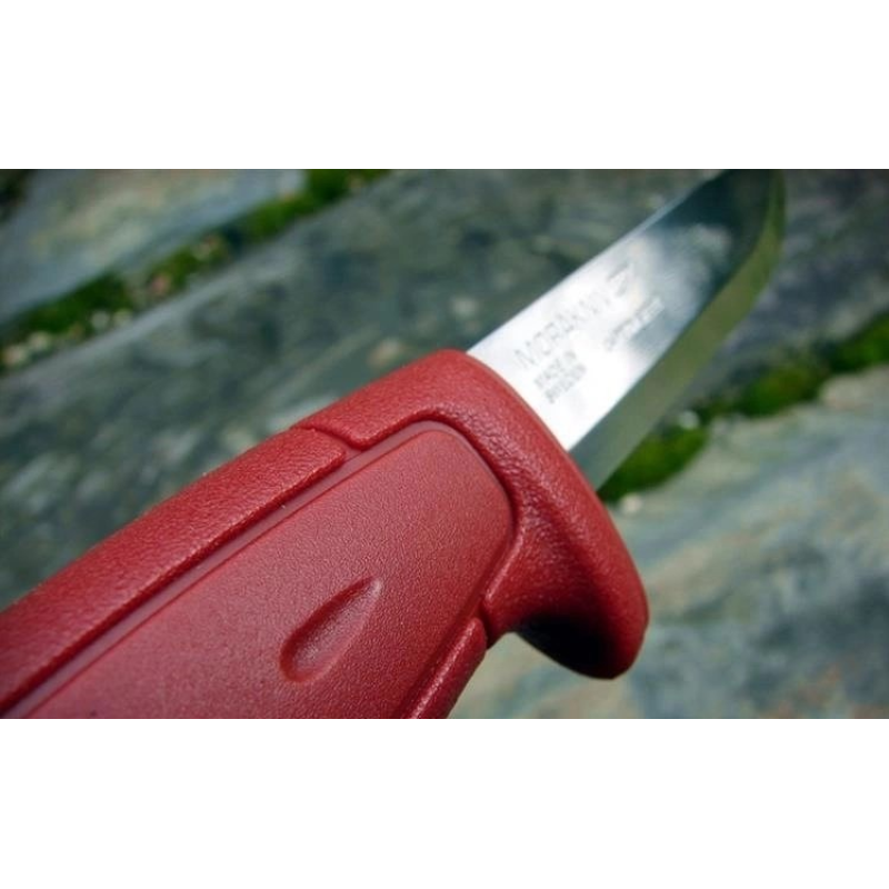 Nóż Morakniv BASIC 511 - Carbon Steel - Czerwony Nóż Morakniv BASIC 511 - Carbon Steel - Czerwony