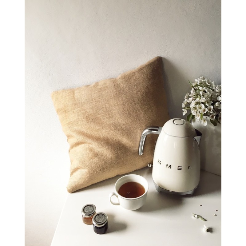 Smeg 50's Style Kettles KLF03CREU Cream Smeg 50's Style Kettles KLF03CREU Cream