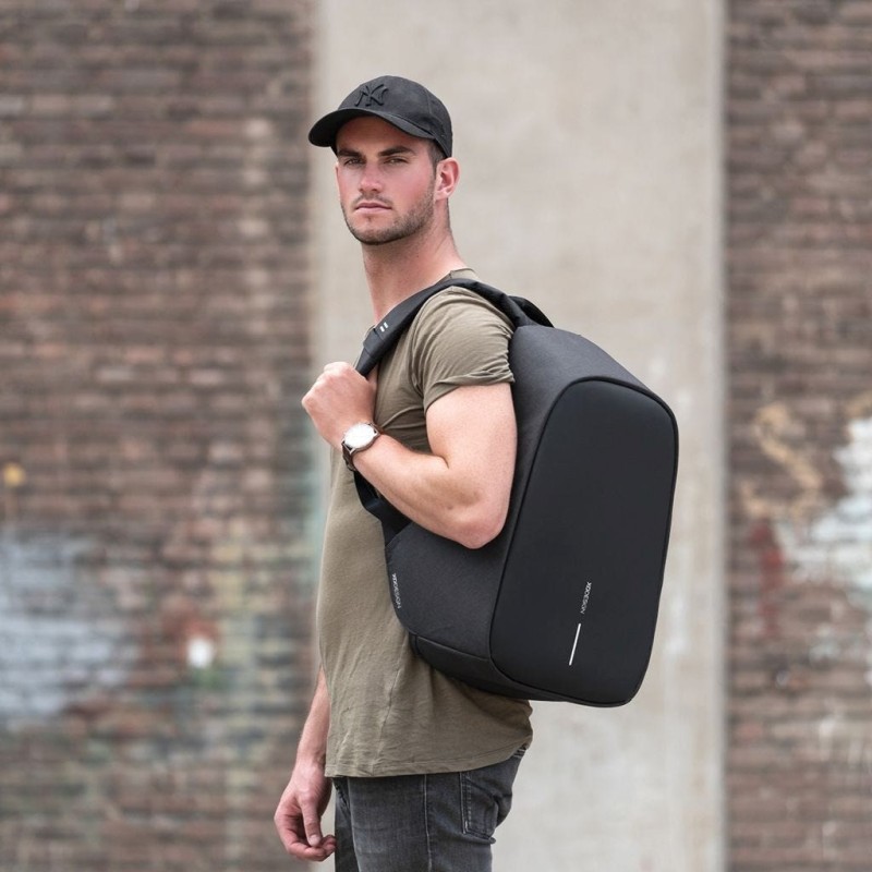 XD DESIGN ANTI-THEFT BACKPACK BOBBY HERO XL BLACK P/N: P705.711 XD DESIGN ANTI-THEFT BACKPACK BOBBY HERO XL BLACK P/N: P705.711