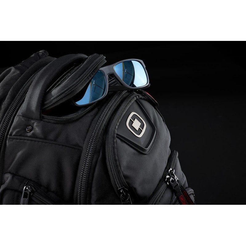 OGIO BACKPACK RENEGADE RSS BLACK PINDOT P/N: 111071_317 OGIO BACKPACK RENEGADE RSS BLACK PINDOT P/N: 111071_317
